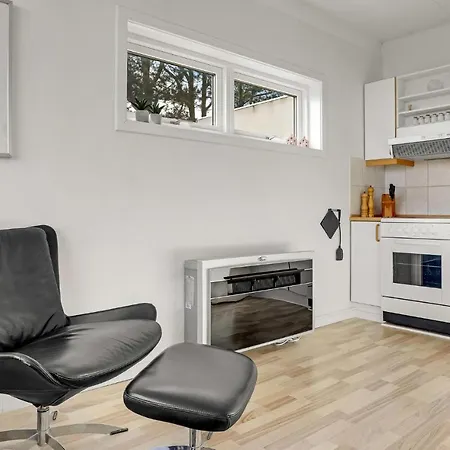 Stunning Apartment In Allinge With House Sea View * Allinge-Sandvig