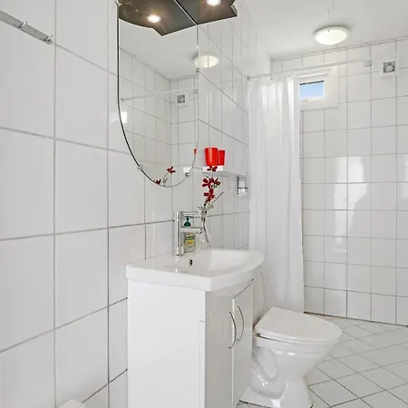 Apartment Stunning Apartment In Allinge With House Sea View Allinge-Sandvig