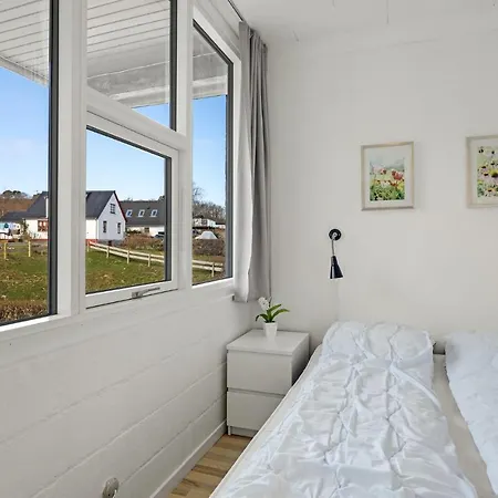 2 Bedroom In Lägenhet Allinge-Sandvig