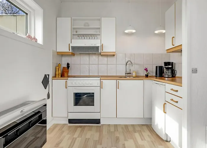 2 Bedroom In Apartamento Allinge-Sandvig