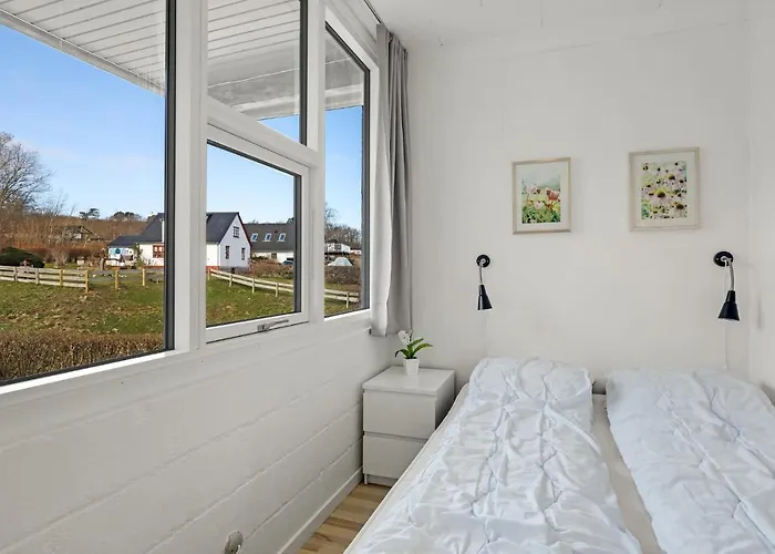 2 Bedroom In Apartamento Allinge-Sandvig