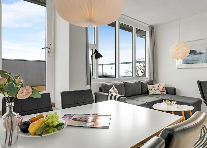 2 Bedroom In Apartamento Allinge-Sandvig